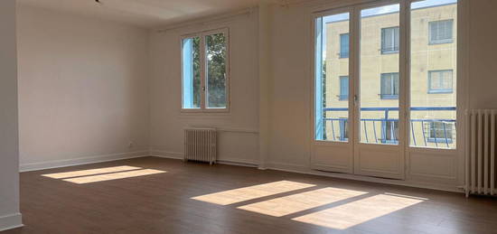 Location appartement 5 pièces 80 m²