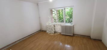 Apartament 3 camere 78 mp-decomandat-Zona Centrala