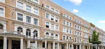 Flat for sale in Queen's Gate Place, Kensington SW7