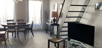 Appartement meublé  à louer, 3 pièces, 90 m², Étage 1/1