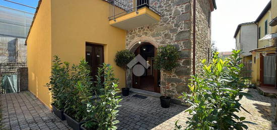 Casa semindipendente a pescia