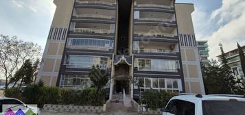 HATAŞ EMLAK'TAN ESKİ TOKİ EVLERİ 3+1 120 M2 4.KAT DAİRE KİRALIK.