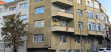 İLK SAHİBİNDEN SATILIK 2+1 DAİRE KÜÇÜKKÖY