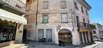 PALAZZO D'EPOCA CON GIARDINO IN CENTRO STORICO