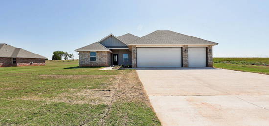 2171 Hux Dr, Blanchard, OK 73010