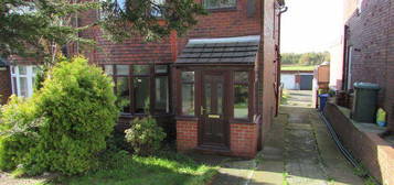 3 bedroom semi-detached house to rent