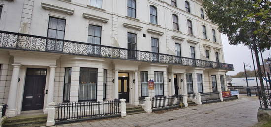 3 bed flat for sale