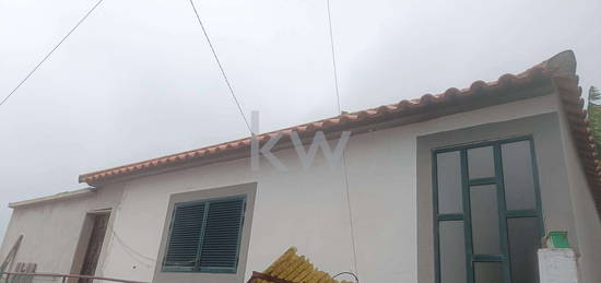 Moradia isolada para remodelar - Santa Rita - Funchal