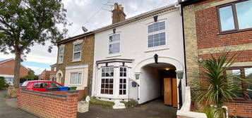 3 bed semi-detached house for sale