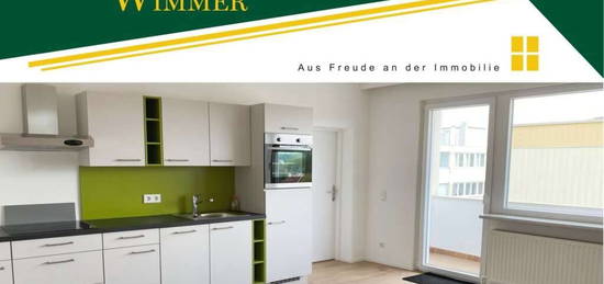 Sehr helle 4-Zimmer-Wohnung mit Loggia