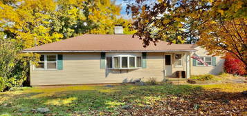 120 Douglas Dr, Meriden, CT 06451