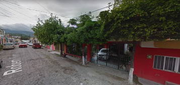 Casa En Venta, ¡¡atraves De Remate Bancario!!, ** No Se Acepta Ningun Tipo De Credito **  Solo Recursos Propios, ( En 2 Pagos ), Fracc. Lazaro Cardenas, Tepic, Nayarit. 3 Recamaras, 2 Baños, -jmjc9