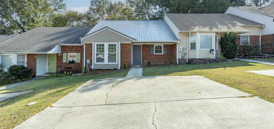 1131 King Arthur Ct, Alabaster, AL 35007