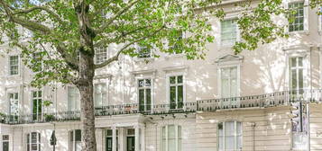 Flat for sale in Holland Park Avenue, London W11