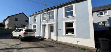 3 bed semi-detached house for sale