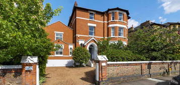 8 bedroom detached house for sale