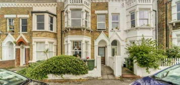 Flat to rent in Medora Road, London SW2