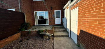 3 bedroom semi-detached house to rent