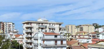 2 LOCALI A AGROPOLI