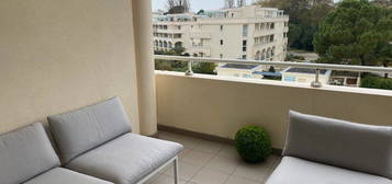 Appartement T2 terrasse parking internet