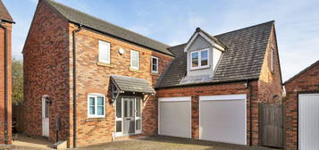 4 bed detached house for sale