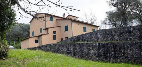 Villa in vendita in via Colle delle Guardie