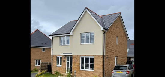 4 bed detached house for sale