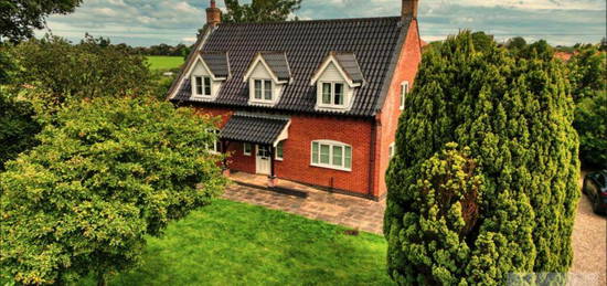 3 bedroom detached house