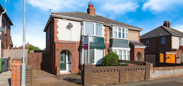 3 bed semi-detached house for sale