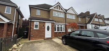 3 bedroom semi-detached house to rent