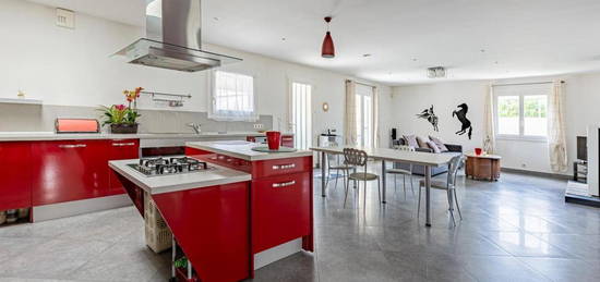 Maison de plain-pied  à vendre, 3 pièces, 2 chambres, 100 m²