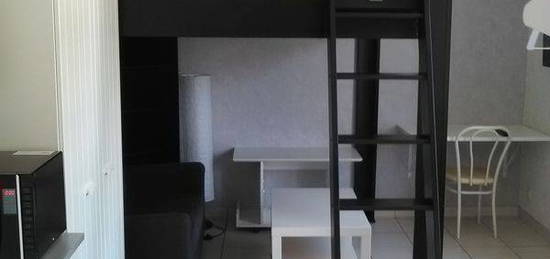 Studio meublé 23 m² Pouzauges centre