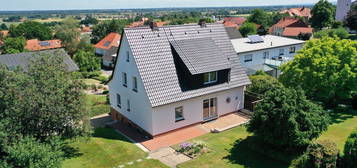 Grundsolide und gepflegt ist dieses schöne 1-2 Familienhaus auf einem sonnigen Südgrundstück...