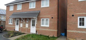 3 bedroom semi-detached house to rent