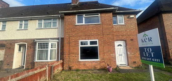 3 bedroom semi-detached house to rent