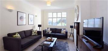 Flat to rent in Park Road, London NW8