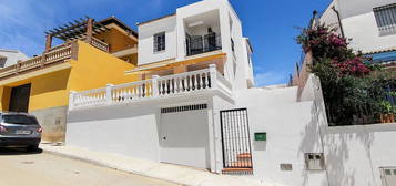 Casa en calle Antonio Machado en Periana