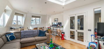 Flat for sale in Westbourne Grove, London W2