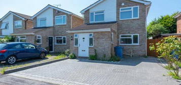 Detached house to rent in Acorn Road, Blackwater, Camberley GU17