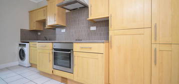 3 bedroom maisonette