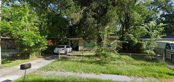 3328 Phyllis St, Jacksonville, FL 32205