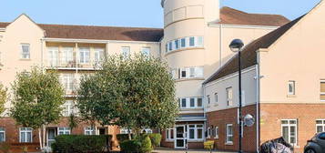 Flat for sale in Cambridge Close, East Barnet, Barnet EN4