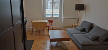 T2 meublé rénové, quartier Championnet / Renewed furnished flat, Championnet area