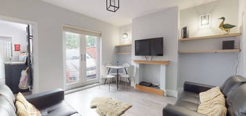 Terraced house to rent in Carholme Road, Lincoln LN1