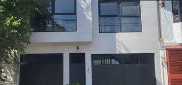 Casa A Estrenar Con Roof Garden Y Patio En Pb Letran Valle