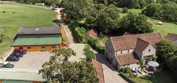 7 bedroom equestrian facility for sale