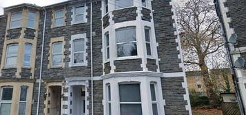 Flat to rent in Richmond Crescent, Roath, Cardiff CF24