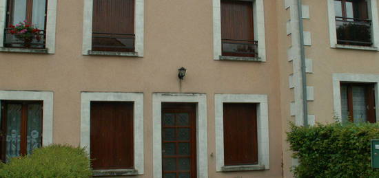 VENIZY 5Km St FLORENTIN maison T3 en triplex garage 479