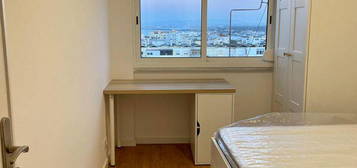 724188 - Quarto com cama de solteiro em...