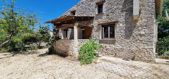 GOUDARGUES , Centre Village, Maison P4 de 99m² sur terrain de 350 m²rrain